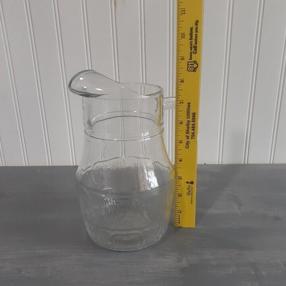 Vintage Clear Textured 7 Cup Glass Pitcher with Ice Lip - Picture 5 of 6